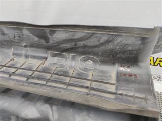 Воздухозаборник передний Discovery 2006 L319 AJ41