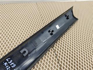 Молдинг лобового стекла передний левый Land Rover Discovery L319 AJ41