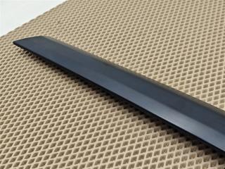 Молдинг лобового стекла передний правый Discovery 2006 L319 AJ41