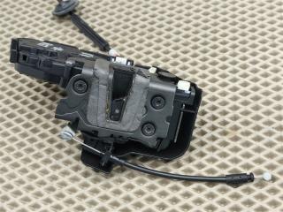 Замок двери задний правый Land Rover Discovery L319 AJ41