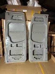 Фото запчасти дверь багажника задняя правая Mercedes-Benz Sprinter новая запчасть Запчасть дверь багажника задняя правая Mercedes-Benz Sprinter