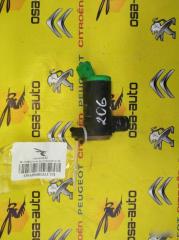 Фото запчасти насос омывателя Peugeot 206 2005 контрактная запчасть Запчасть насос омывателя Peugeot 206 2005