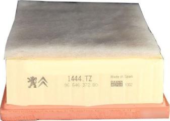 Запчасть фильтр воздушный Peugeot 307