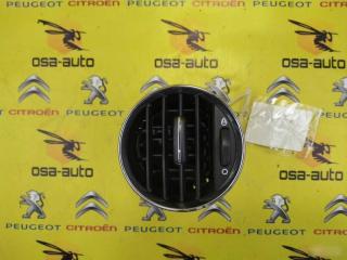 Фото запчасти вентилируемая решетка на панели правая Peugeot 308 2010 контрактная запчасть Запчасть вентилируемая решетка на панели правая Peugeot 308 2010