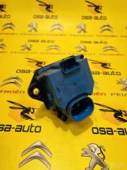 Фото запчасти блок управления вентилятором Peugeot 308 2010 контрактная запчасть Запчасть блок управления вентилятором Peugeot 308 2010