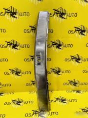 Запчасть накладка замка Volkswagen Touareg 2005