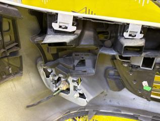 Бампер передний 207 2010