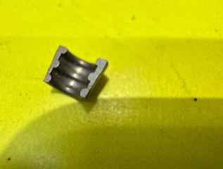 Запчасть сухарик клапана Peugeot 207