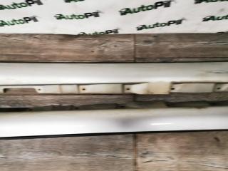 Накладка на порог правая Toyota Avensis 2008