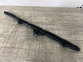 Запчасть клипса бампера задняя левая Toyota Avensis 2006