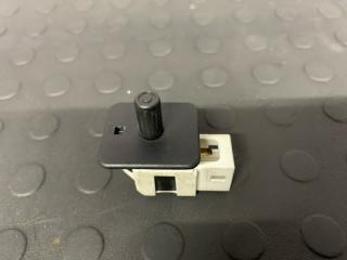 Концевой выключатель Mercedes-Benz E-Class W211 M271