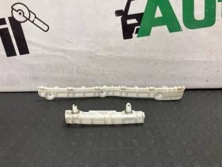 Запчасть клипса бампера задняя правая Mitsubishi Outlander 2006