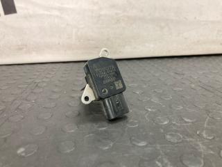 Запчасть дмрв Toyota Avensis 2011