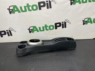 Запчасть консоль кпп Toyota Ist 2002