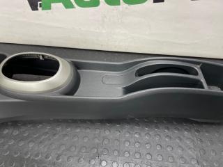 Консоль КПП Ist 2002 NCP61 1NZFE