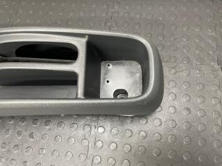 Консоль КПП Ist 2002 NCP61 1NZFE