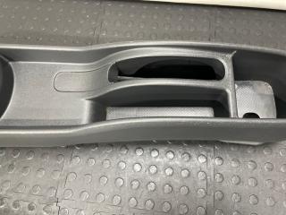 Консоль КПП Ist 2002 NCP61 1NZFE