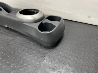 Консоль КПП Ist 2002 NCP61 1NZFE