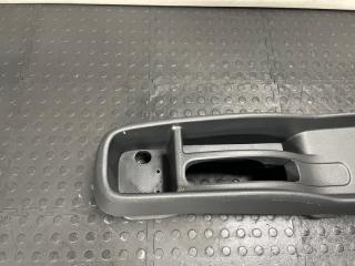 Консоль КПП Ist 2002 NCP61 1NZFE