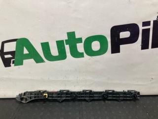 Фото запчасти клипса бампера задняя правая Toyota Corolla Fielder 2007 контрактная запчасть Запчасть клипса бампера задняя правая Toyota Corolla Fielder 2007