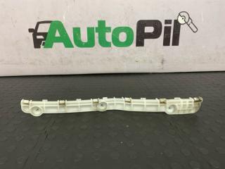 Запчасть клипса бампера задняя правая Mitsubishi Outlander 2009