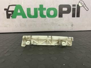 Запчасть клипса бампера задняя левая Mitsubishi Outlander 2009