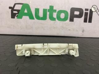 Запчасть клипса бампера задняя правая Mitsubishi Outlander 2009