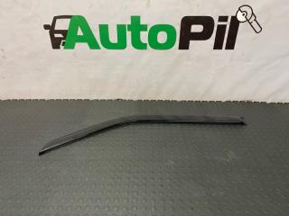 Запчасть ветровик передний левый Nissan Juke 2011