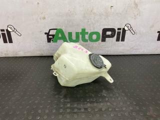 Запчасть бачок омывателя Toyota Prius 2009