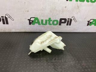 Запчасть бачок омывателя Toyota Prius 2004