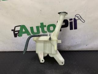 Запчасть бачок омывателя Toyota Vitz 2005