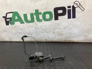 Датчик высоты дорожного просвета задний Volkswagen Touareg 2009