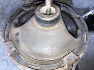 Подушка двигателя правая Civic 2001 EU1 D15B Подушка двигателя правая Civic 2001 EU1 D15B