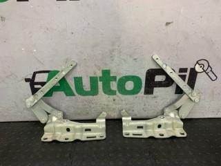 Запчасть петля капота Mercedes-Benz C-Class 2006