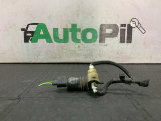 Фото запчасти насос омывателя Volkswagen Passat 2011 контрактная запчасть Запчасть насос омывателя Volkswagen Passat 2011