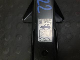 Домкрат Ist 2003 NCP65 1NZFE