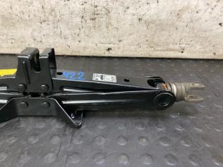 Домкрат Ist 2003 NCP65 1NZFE