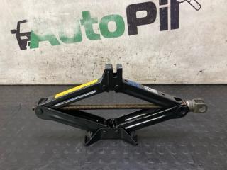 Домкрат Ist 2003 NCP65 1NZFE