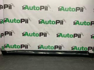 Накладка на порог правая Toyota Avensis 2011