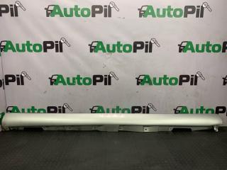 Накладка на порог левая Toyota Avensis 2007