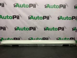 Накладка на порог правая Toyota Avensis 2005