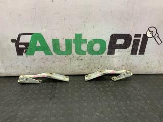 Запчасть петля капота Mitsubishi Delica 1999