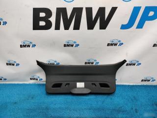 Облицовка крышки багажника BMW 1