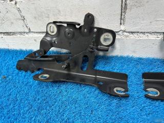 Петли капота 1 F20
