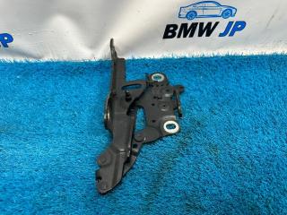 Петля капота левая 3 2013 F30 N55B30A Петля капота левая 3 2013 F30 N55B30A