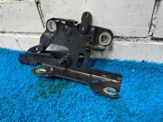 Петля капота BMW 3 F30 N20B20B Петля капота BMW 3 F30 N20B20B