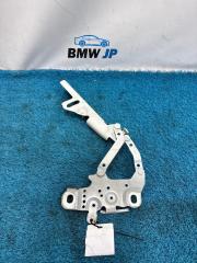 Петля капота левая BMW 1 f20 N13B16A Петля капота левая BMW 1 f20 N13B16A