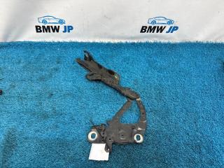 Петля капота правая 3 2013 f31 N20B20B Петля капота правая 3 2013 f31 N20B20B