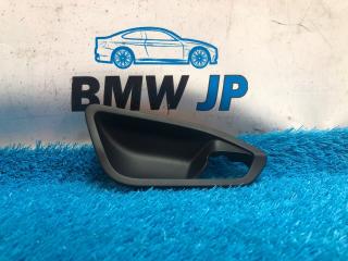 Фото запчасти накладка внутренней ручки двери правая BMW 1 2015 контрактная запчасть Запчасть накладка внутренней ручки двери правая BMW 1 2015