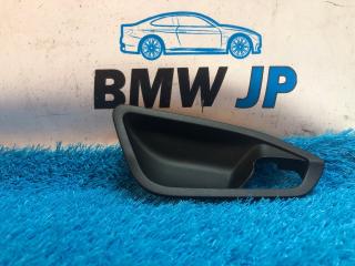 Фото запчасти накладка внутренней ручки двери правая BMW 1 2015 контрактная запчасть Запчасть накладка внутренней ручки двери правая BMW 1 2015
